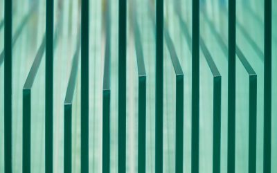 Composition du verre : types, propriétés et éléments chimiques à connaître